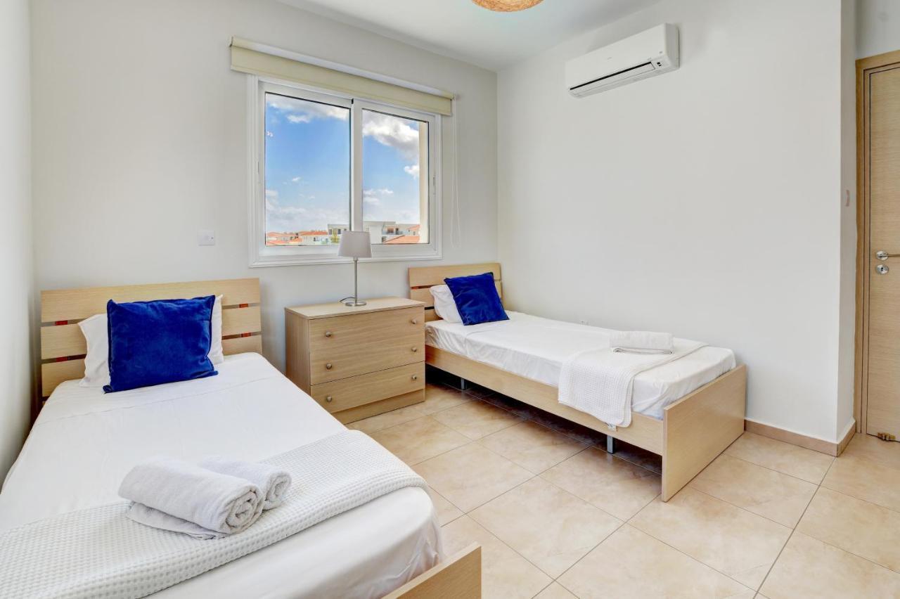 ♥ Sunny&Cozy Family Apartment ★ Walk To The Beach☼ Paralimni Exterior foto