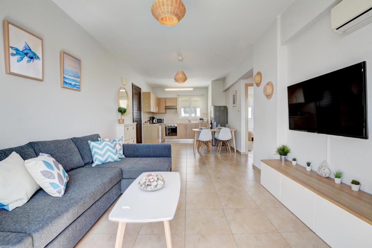 ♥ Sunny&Cozy Family Apartment ★ Walk To The Beach☼ Paralimni Exterior foto